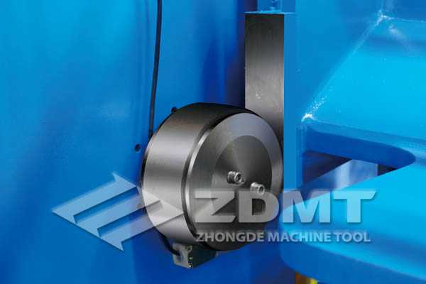 三点滚轮导轨布局.jpg 三点滚轮导轨布局.jpg