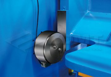 三点滚轮导轨布局.jpg 三点滚轮导轨布局.jpg