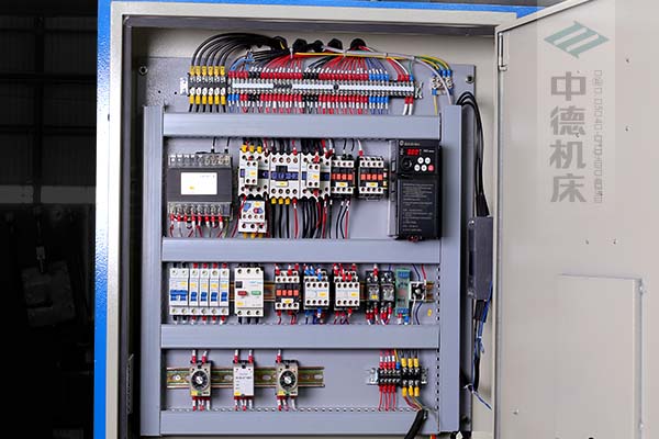 ZDS-2032接纳正品电气元件,装有变频驱动,节制切确,不变耐用寿命长.jpg ZDS-2032接纳正品电气元件,装有变频驱动,节制切确,不变耐用寿命长.jpg